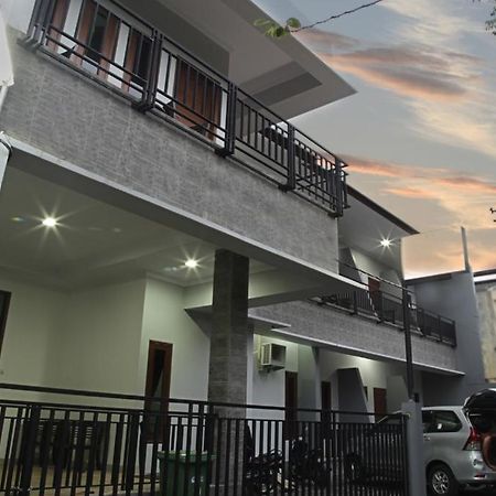 Andelis Homestay Yogyakarta Exterior photo