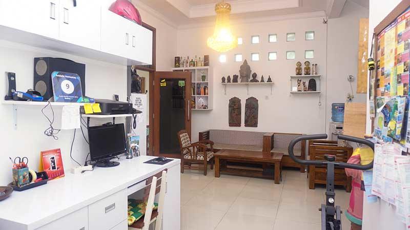 Andelis Homestay Yogyakarta Exterior photo